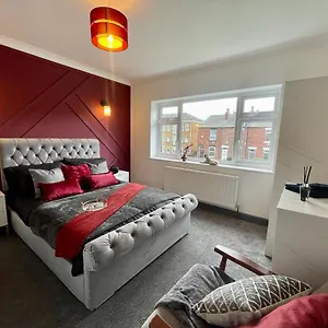  Guest house Bsr Suites Dewsbury Road United Kingdom